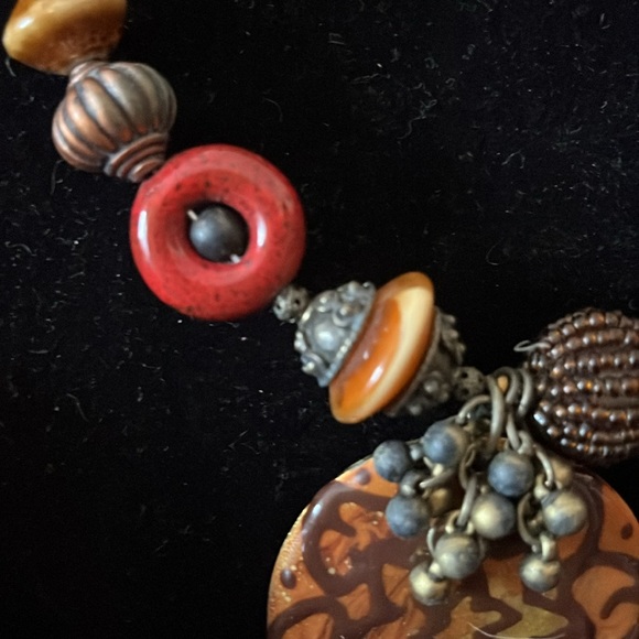 “Treska” vintage Boho Style Memory Wire Coil Necklace, enamel, stones,wood beads - Picture 5 of 8